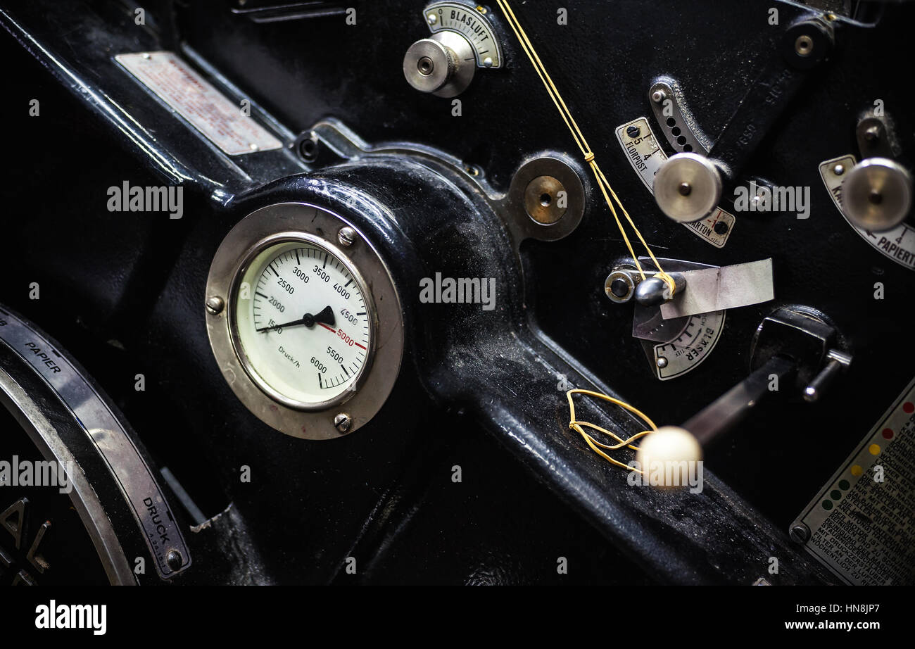Offset printing machine hires stock photography and images Alamy