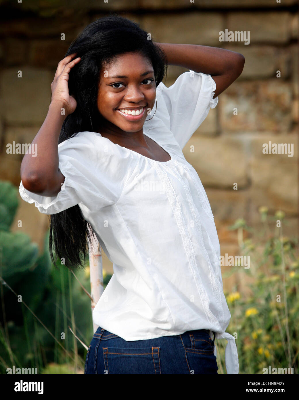 African american teenager girl hi-res stock photography and images - Alamy