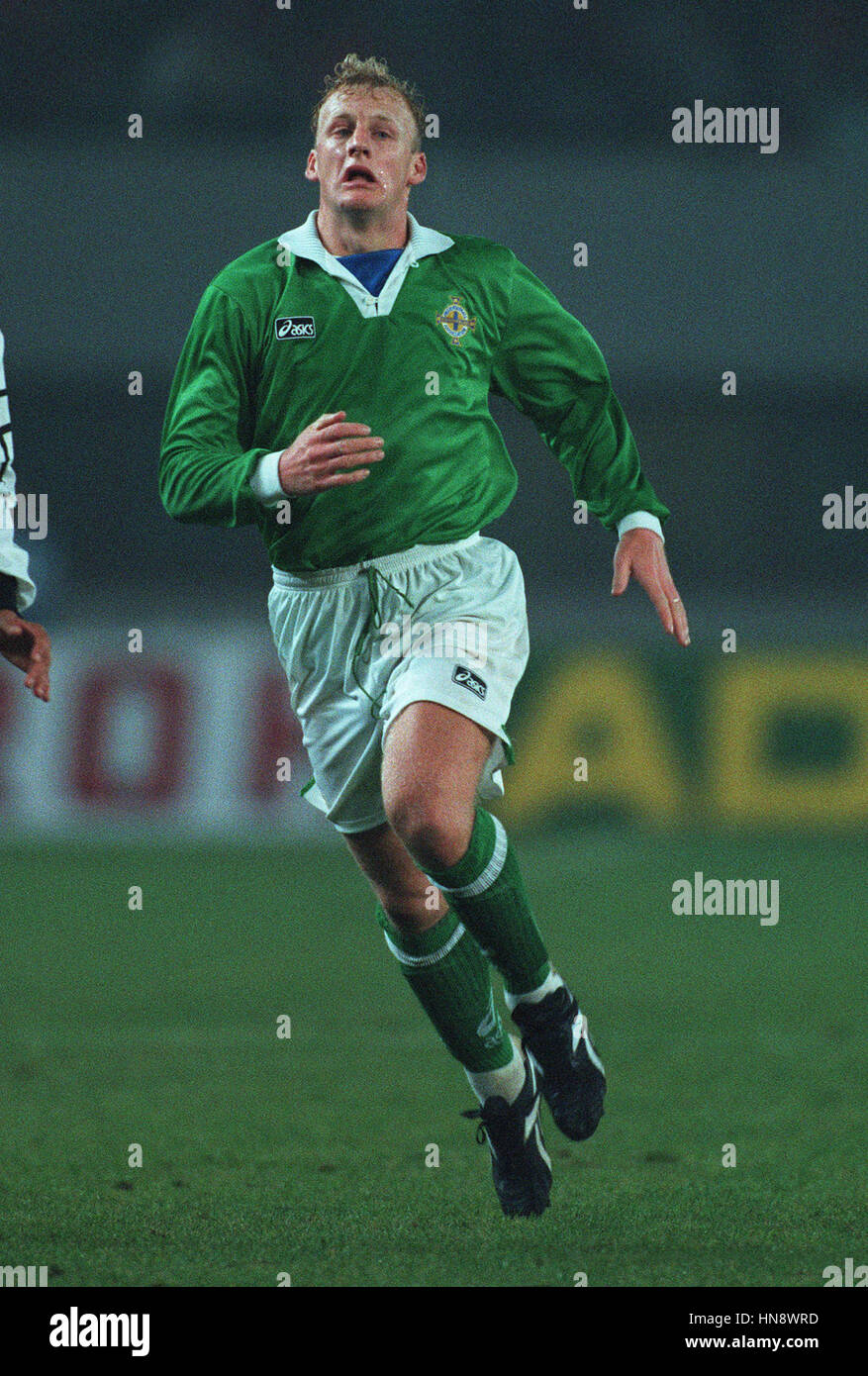 IAIN DOWIE NORTHERN IRELAND & SOUTHAMPTON 26 October 1994 Stock Photo Alamy