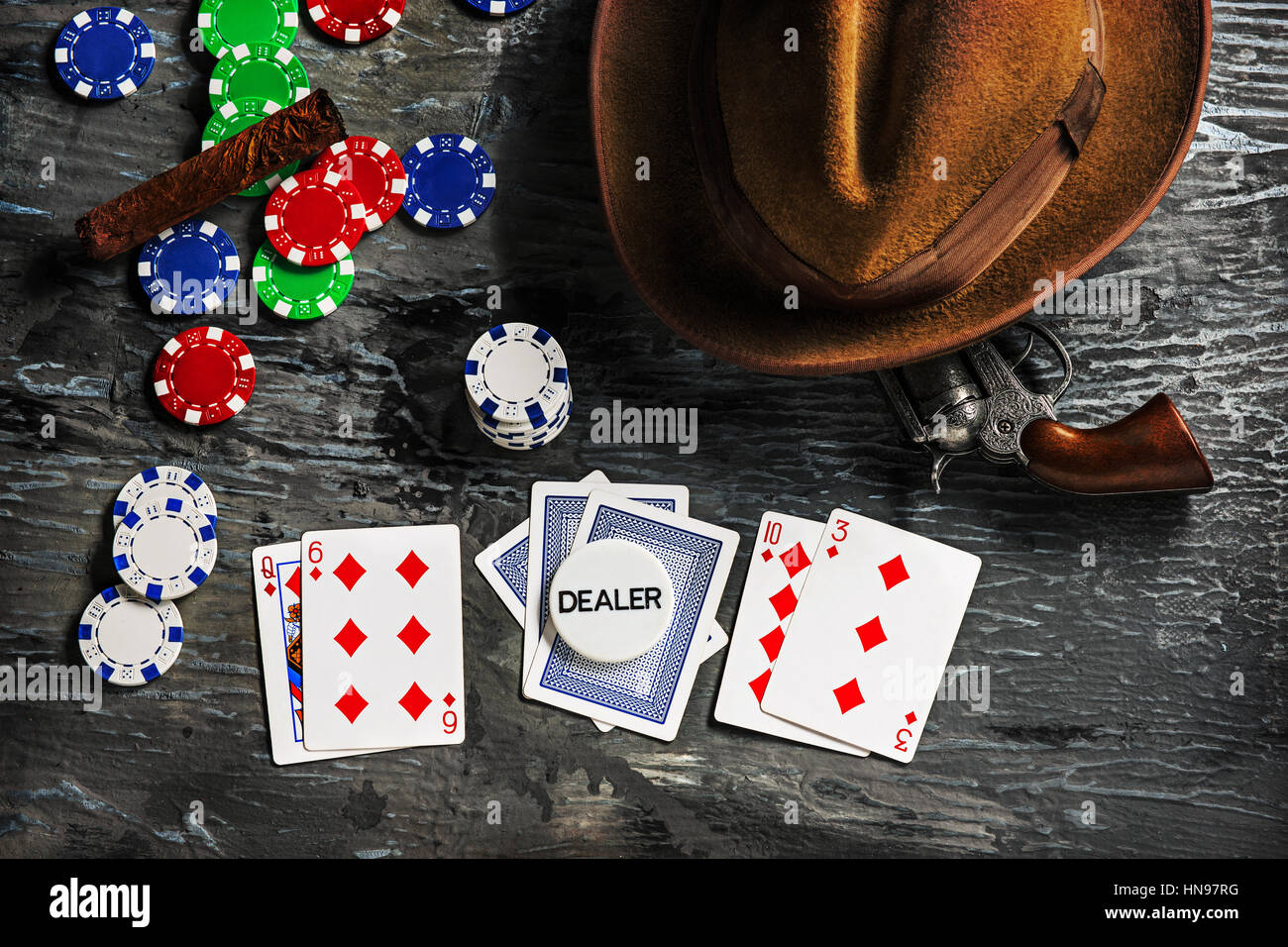 Азартные игры напитки. Карточный стол вид сверху. Скандинавские азартные игры. Игральные карты World Poker Tour. Фото азартные игры подпольно.