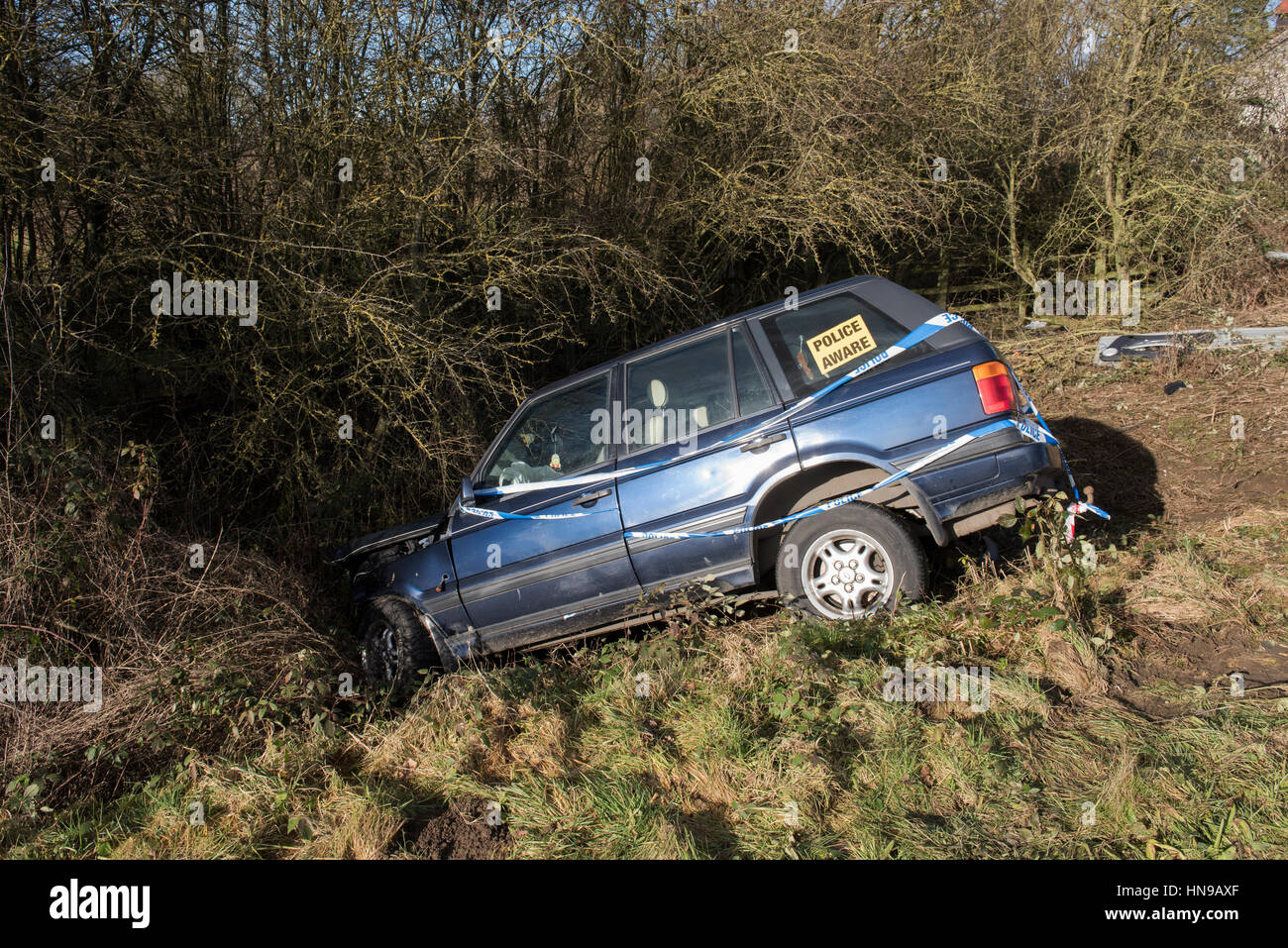 Range Rover crashed into a ditch. Northamptonshire, England Stock Photo