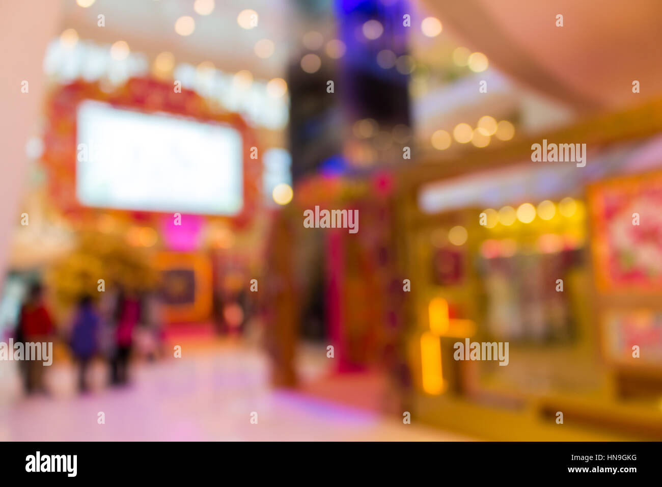 Senior group walking mall hi-res stock photography and images - Alamy