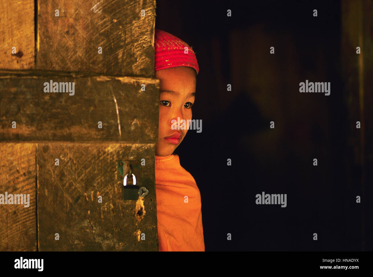 Theravada buddhist monk hi-res stock photography and images - Alamy