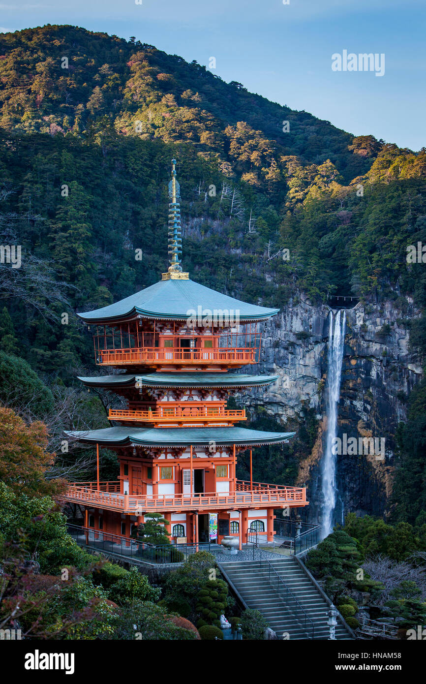 Nachisan Seiganto-ji Temple (Three-Storied Pagoda) and Nachi Waterfall, near Kumano Nachi Taisha Grand Shire, Kumano Kodo, Nakahechi route, Wakayama,  Stock Photo