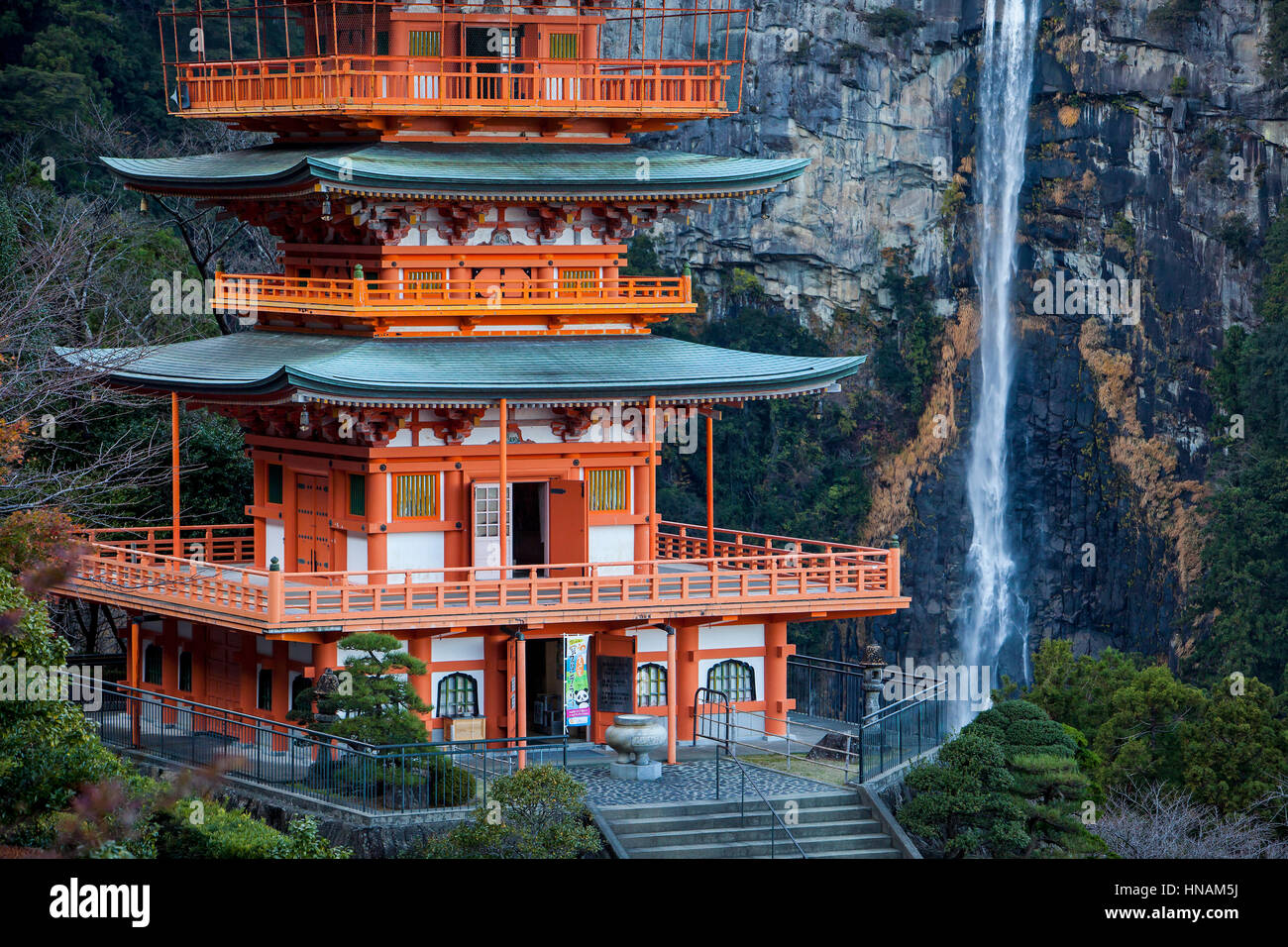 Nachisan Seiganto-ji Temple (Three-Storied Pagoda) and Nachi Waterfall, near Kumano Nachi Taisha Grand Shire, Kumano Kodo, Nakahechi route, Wakayama,  Stock Photo