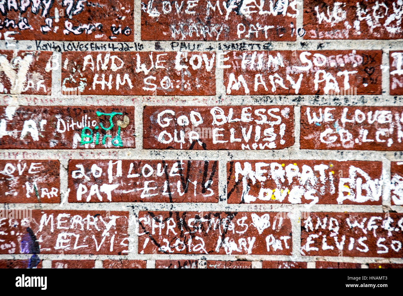 Messages written at the gateway of Graceland in Memphis, TN Stock Photo