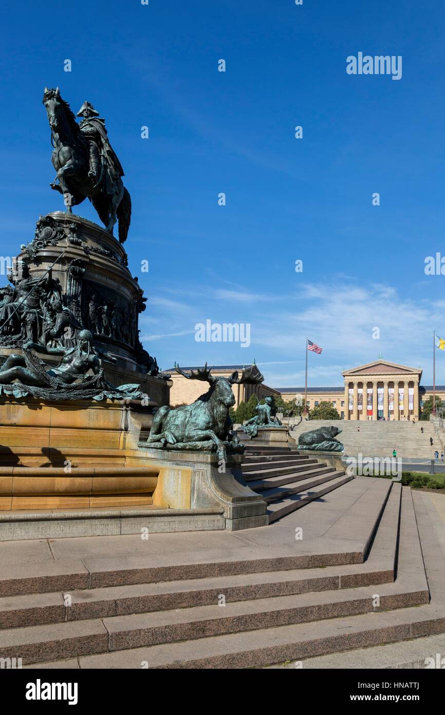 Philadelphia Museum of Art, Philadelphia, Pennsylvania with Washington Monument in foreground. Stock Photo