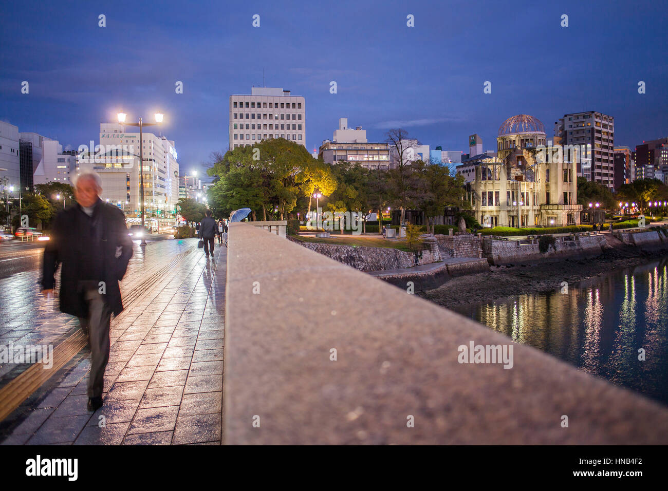 Atomic Bomb Dome (Gembaku) and Motoyasugawa river from Aioibashi bridge, Peace Park, Hiroshima, Japan Stock Photo