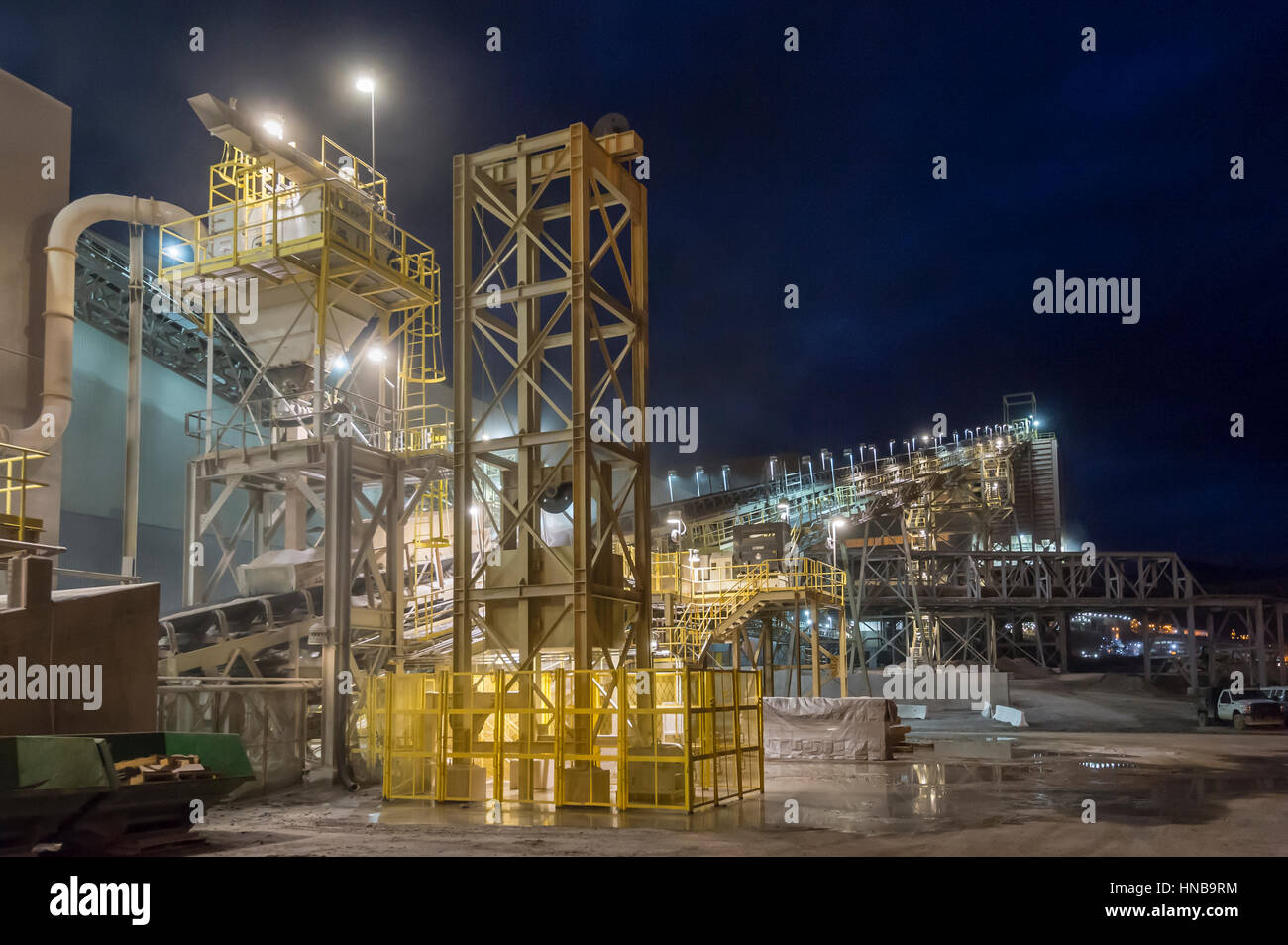 Conveyor belts hires stock photography and images Alamy