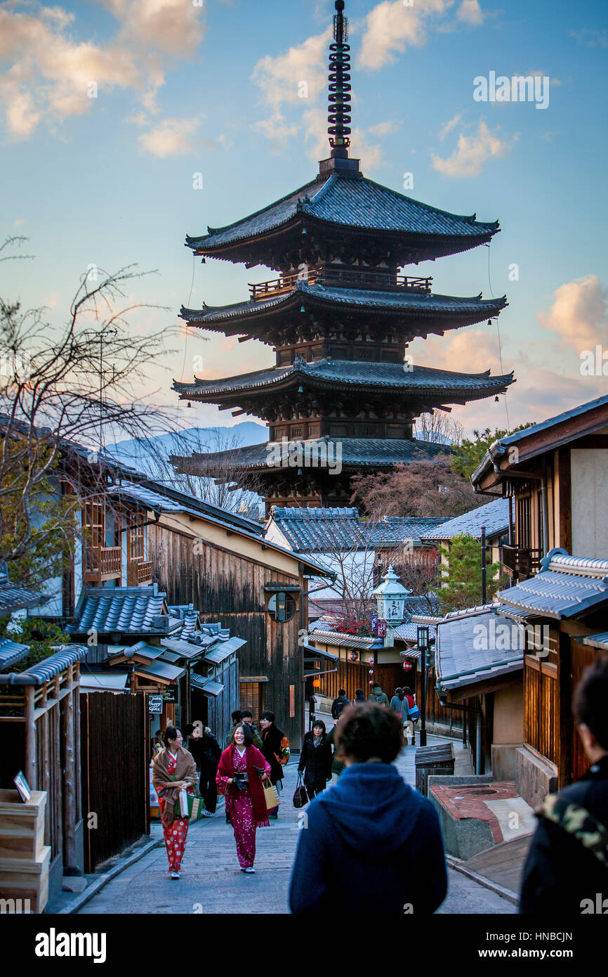 Sanneizaka Street And Yasaka Pagoda Gion District Kyoto Japan Stock Photo Alamy Sanneizaka Street And Yasaka Pagoda Gion District Kyoto Japan Stock Photo Alamy