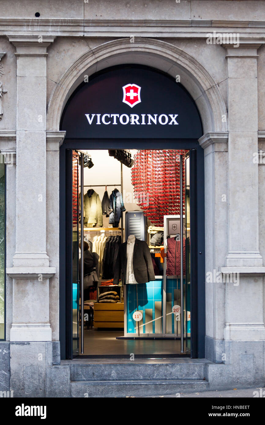 switzerland-zurich-november-04-2016-a-retail-outlet-for-victorinox