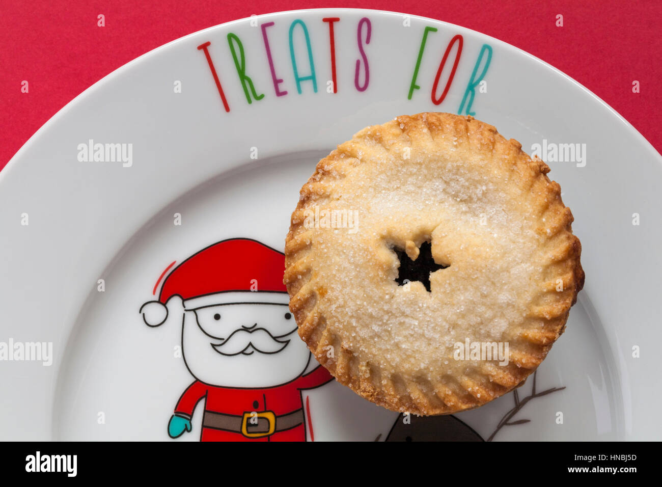 Santa and mince pie hi-res stock photography and images - Alamy