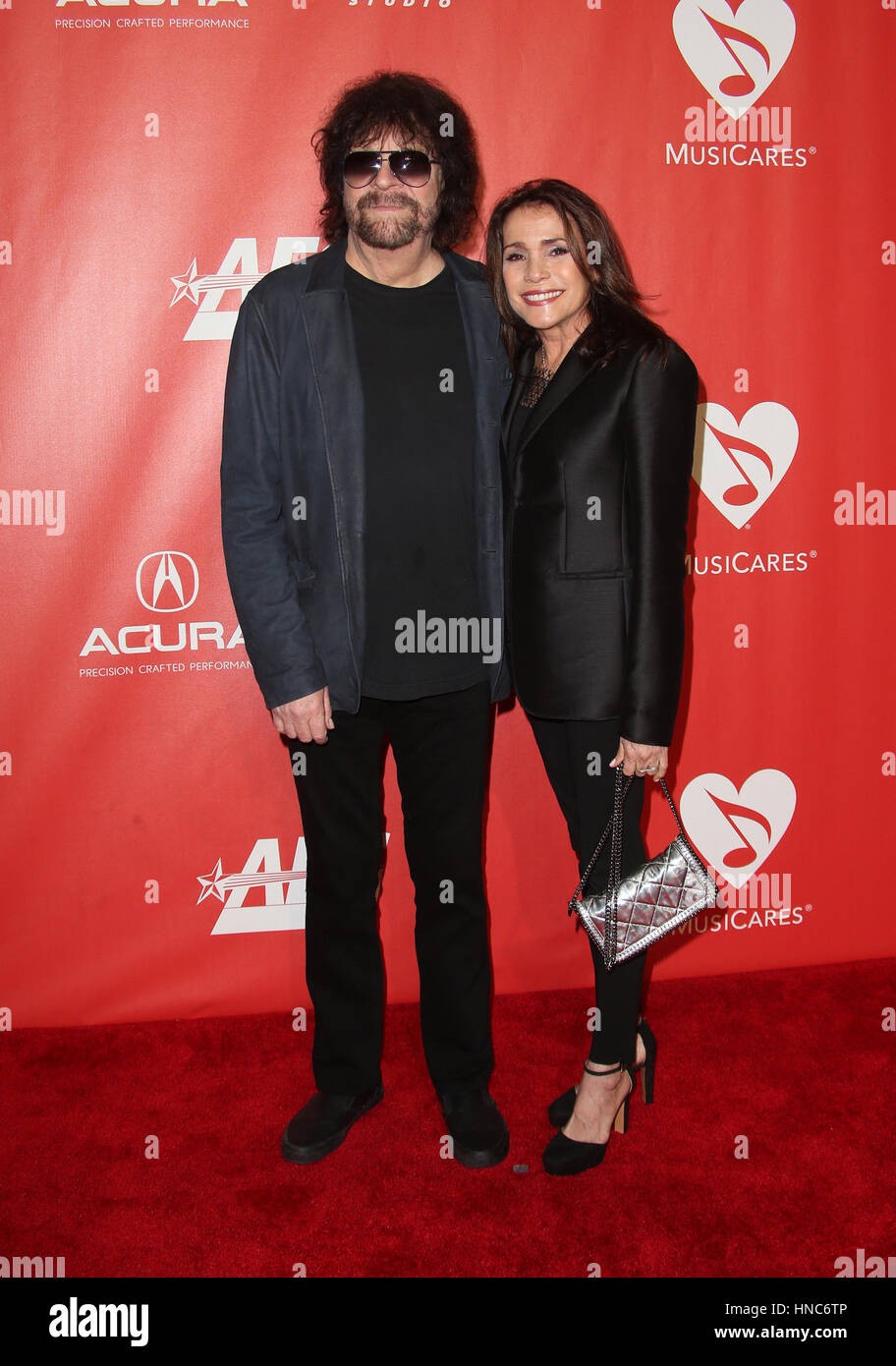 Los Angeles, CA, USA. 10th Feb, 2017. Jeff Lynne, Sani Kapelson Lynne, At 59th GRAMMY Awards - MusiCares Person of the Year Honoring Tom Petty, At Los Angeles Convention Center In California on February 10, 2017. Stock Photo