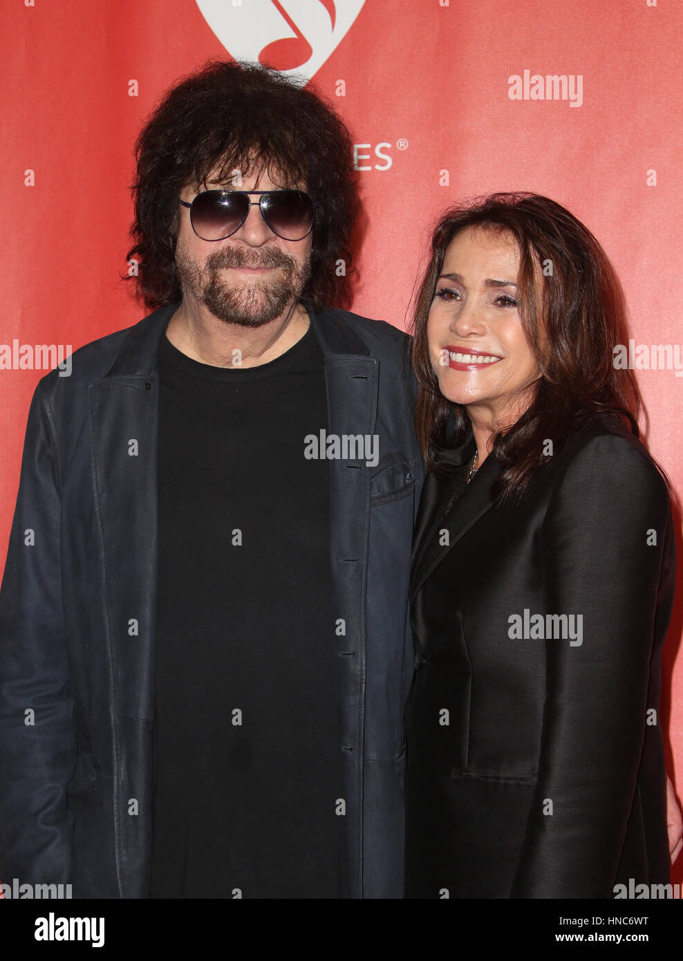 Los Angeles, CA, USA. 10th Feb, 2017. Jeff Lynne, Sani Kapelson Lynne, At 59th GRAMMY Awards - MusiCares Person of the Year Honoring Tom Petty, At Los Angeles Convention Center In California on February 10, 2017. Stock Photo
