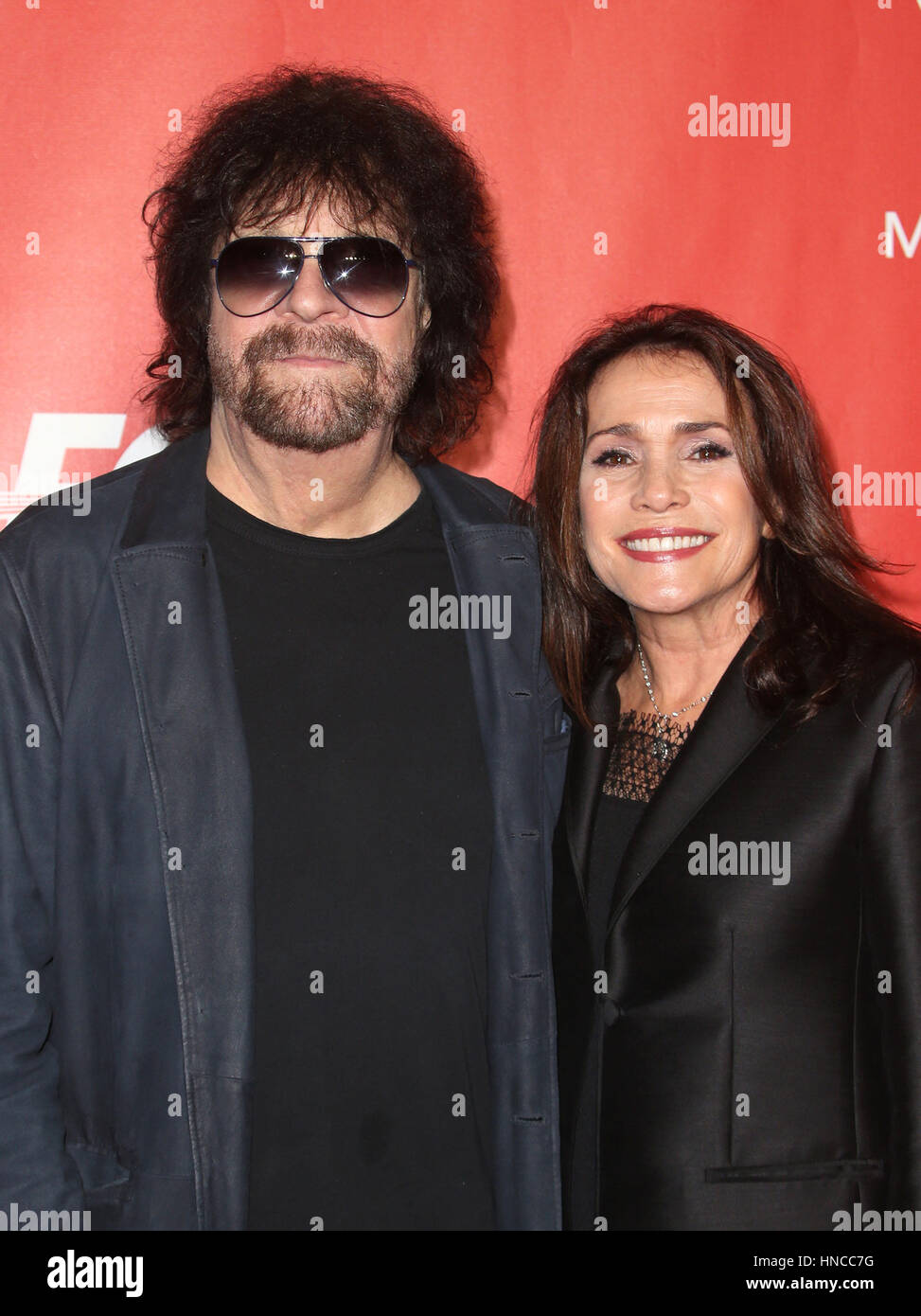 Los Angeles, CA, USA. 10th Feb, 2017. 10 February 2017 - Los Angeles, California - Jeff Lynne, Sani Kapelson Lynne. ''2017 MusiCares Person Of The Year Honors Tom Petty. Photo Credit: F. Sadou/AdMedia Credit: F. Sadou/AdMedia/ZUMA Wire/Alamy Live News Stock Photo