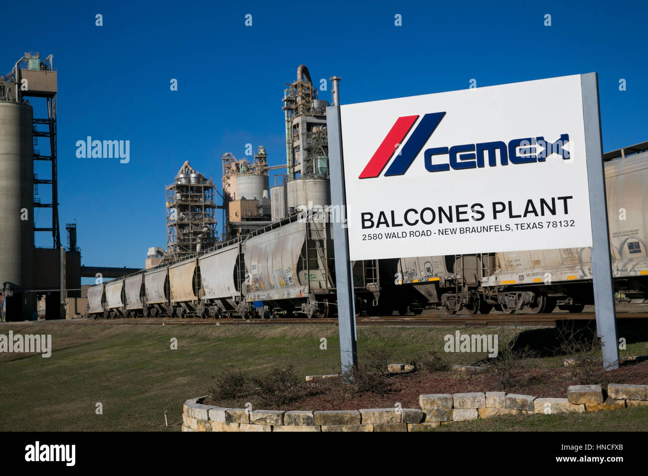 Logo cemex hi-res stock photography and images - Alamy