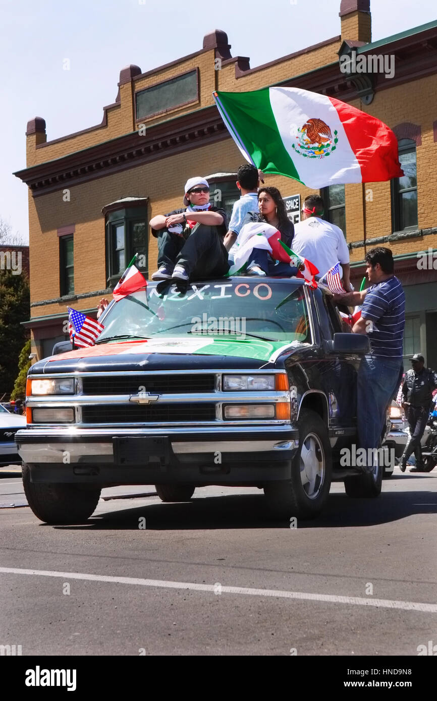 Cinco de Mayo parade in Detroit MI Stock Photo Alamy