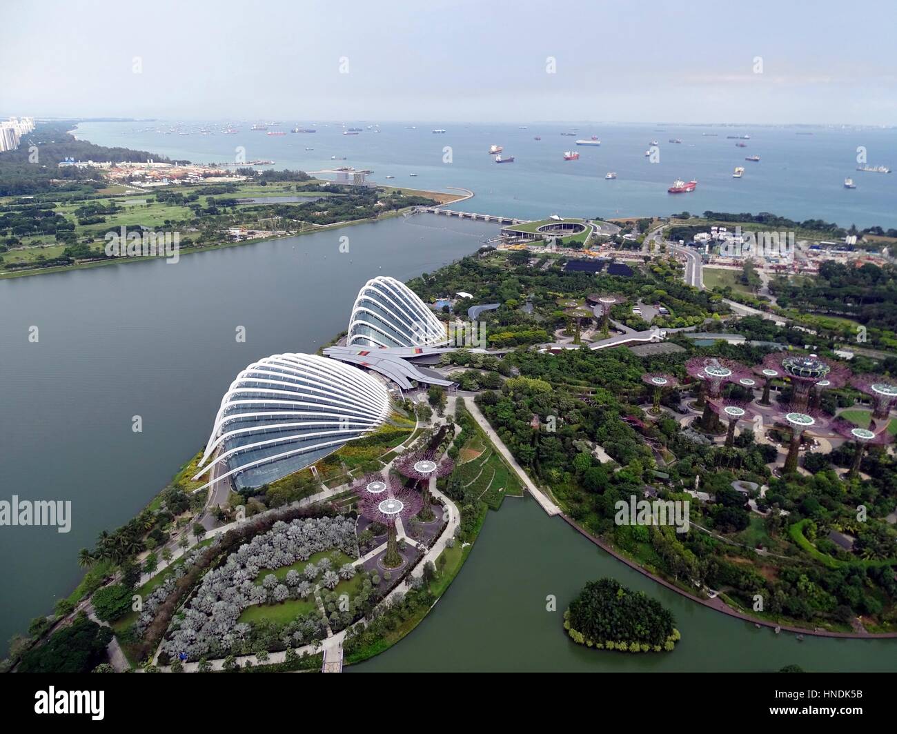 Gardens by the bay singapore aerial hi-res stock photography and images ...
