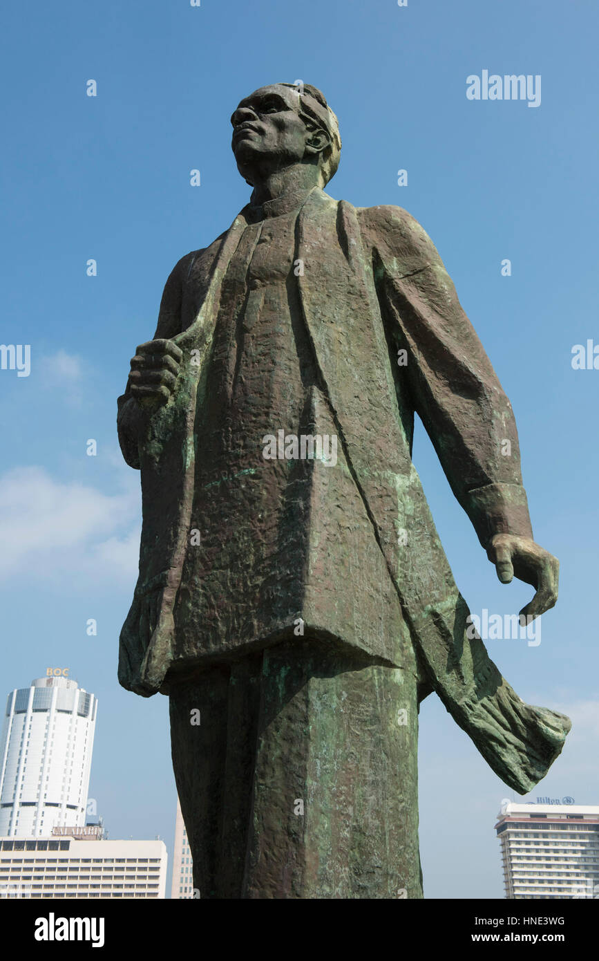 Solomon West Ridgeway Dias Bandaranaike Statue in Galle Face Green, Colombo Fort, Sri Lanka Stock Photo