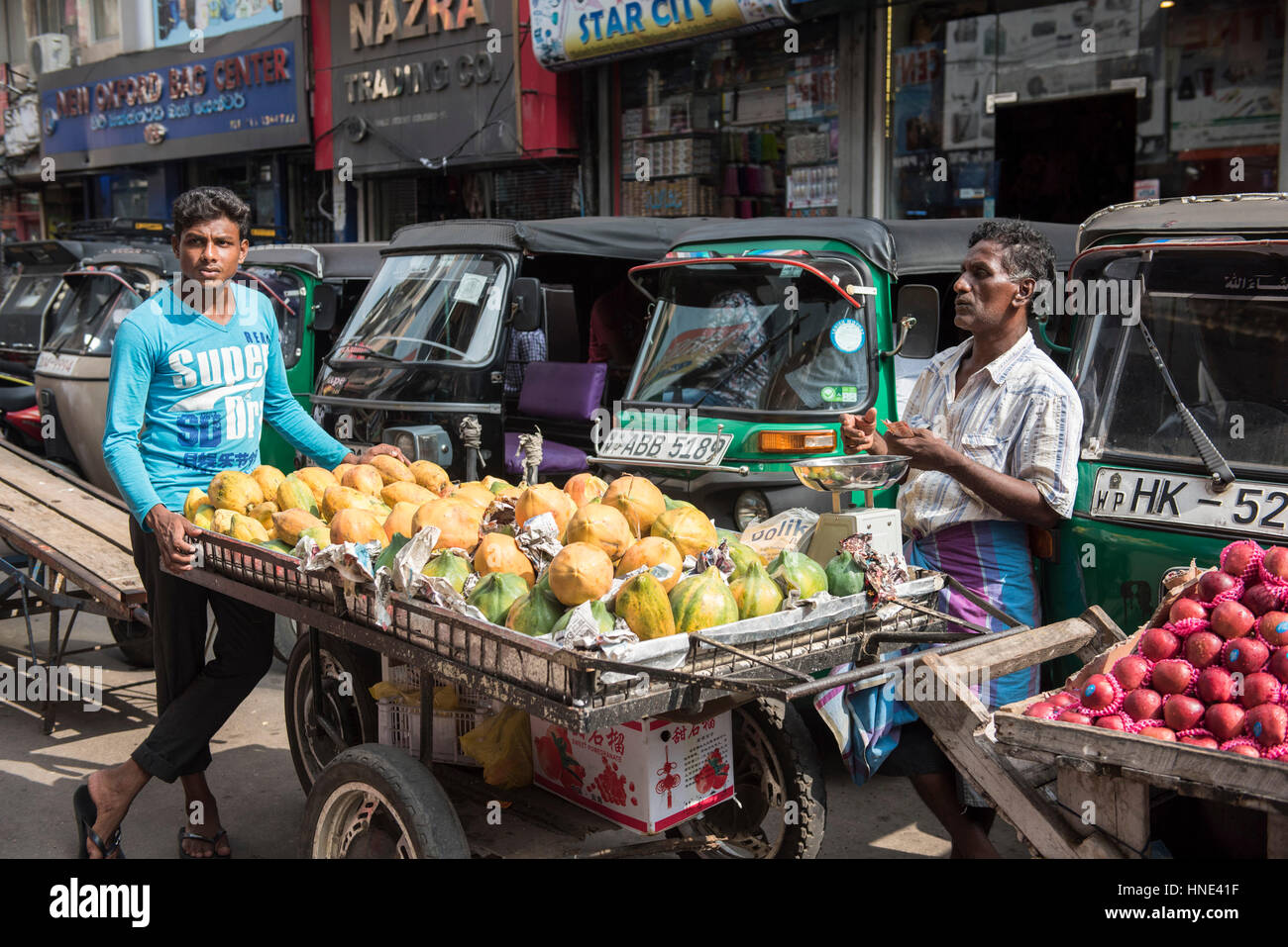Street vendor, the Pettah, Colombo, Sri Lanka Stock Photo