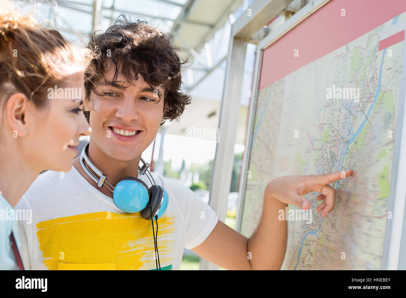 Man woman map hi-res stock photography and images - Alamy