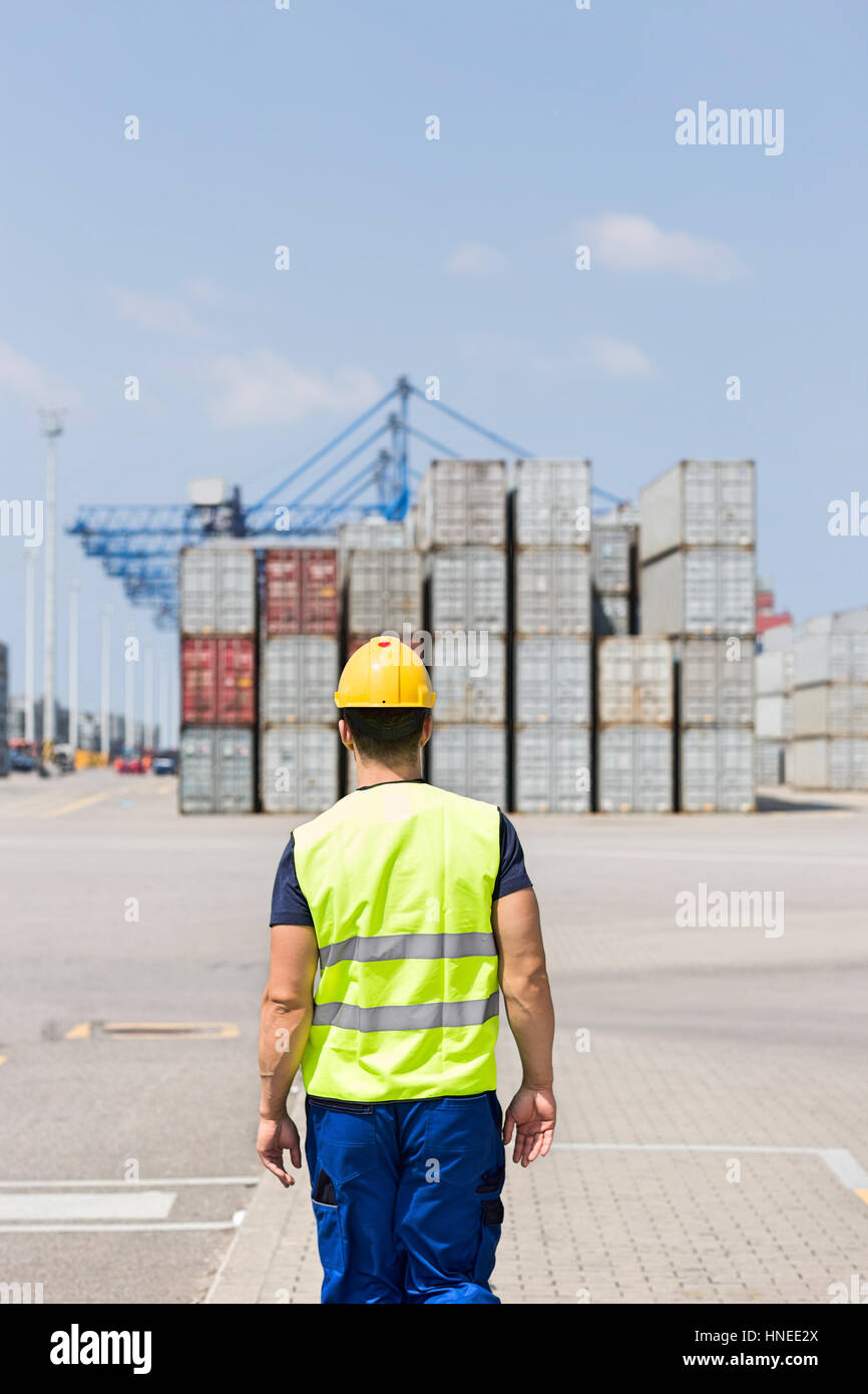Shipping container rear hi-res stock photography and images - Alamy