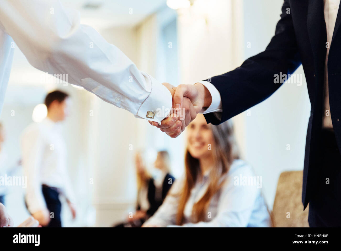 Hand shake hires stock photography and images Alamy