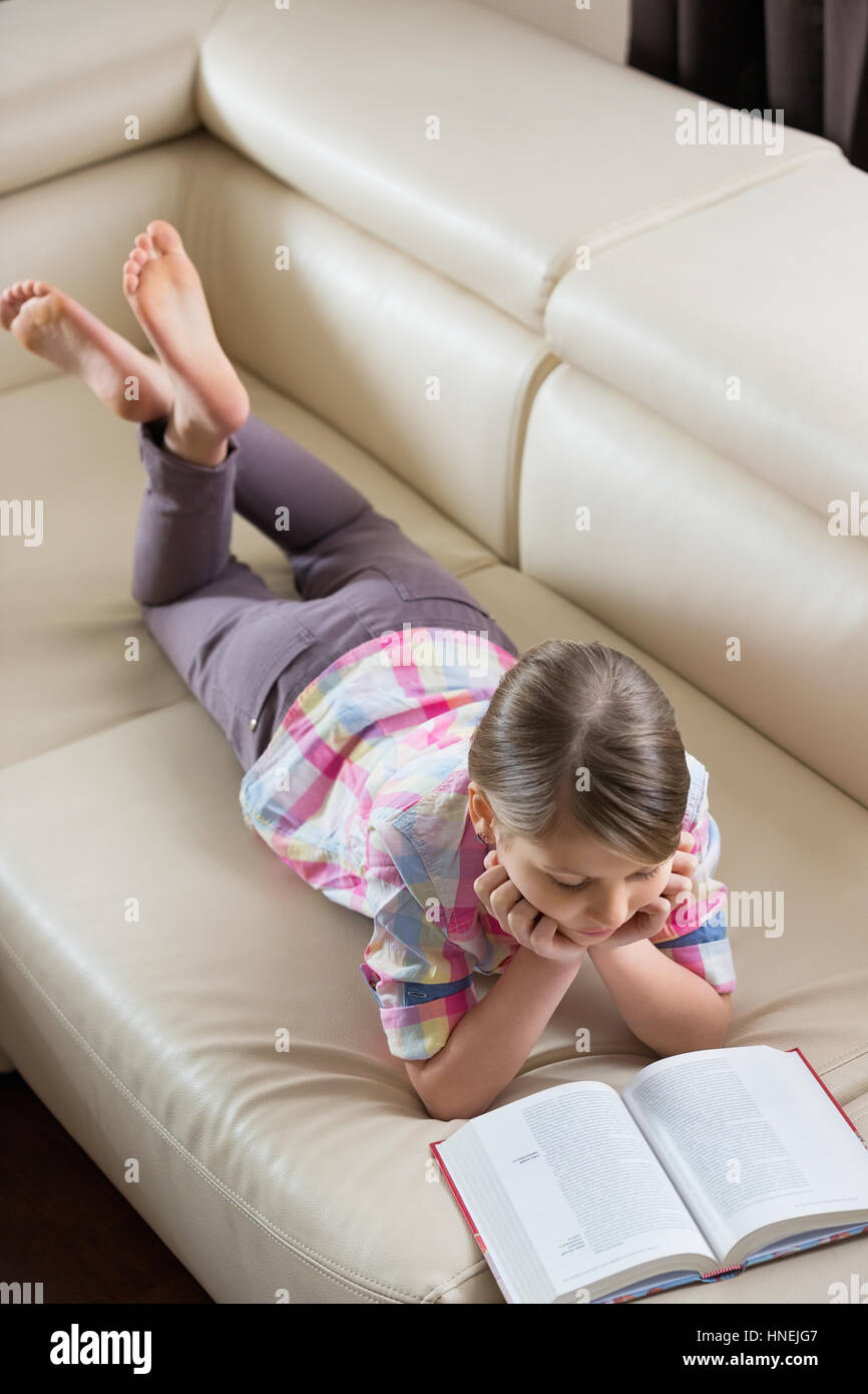 Pre teen girl sofa hi-res stock photography and images - Alamy