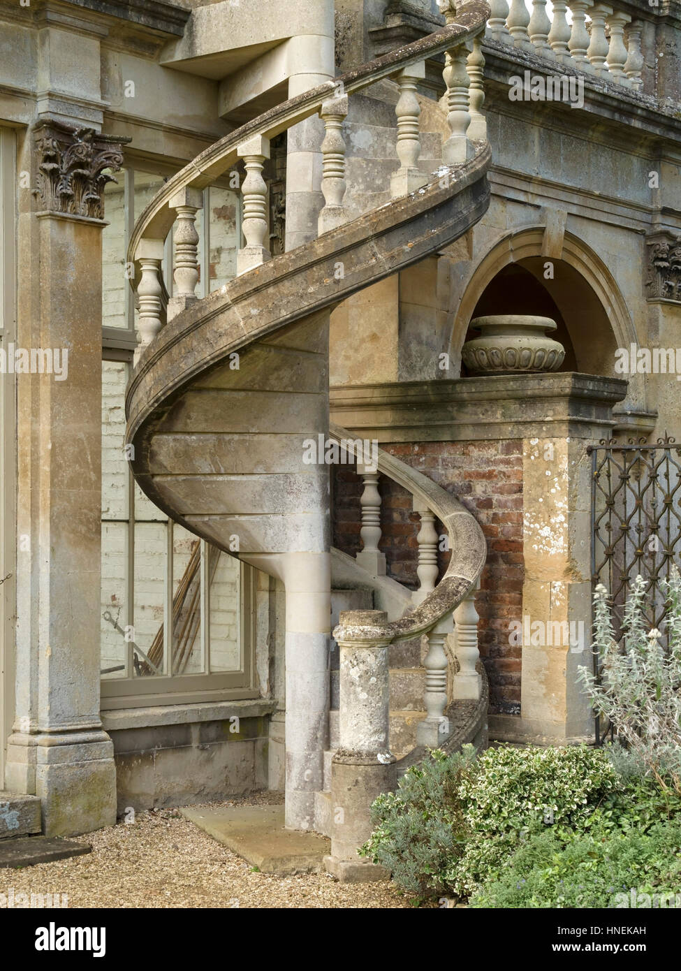 Spiral staircase castle hi-res stock photography and images - Alamy