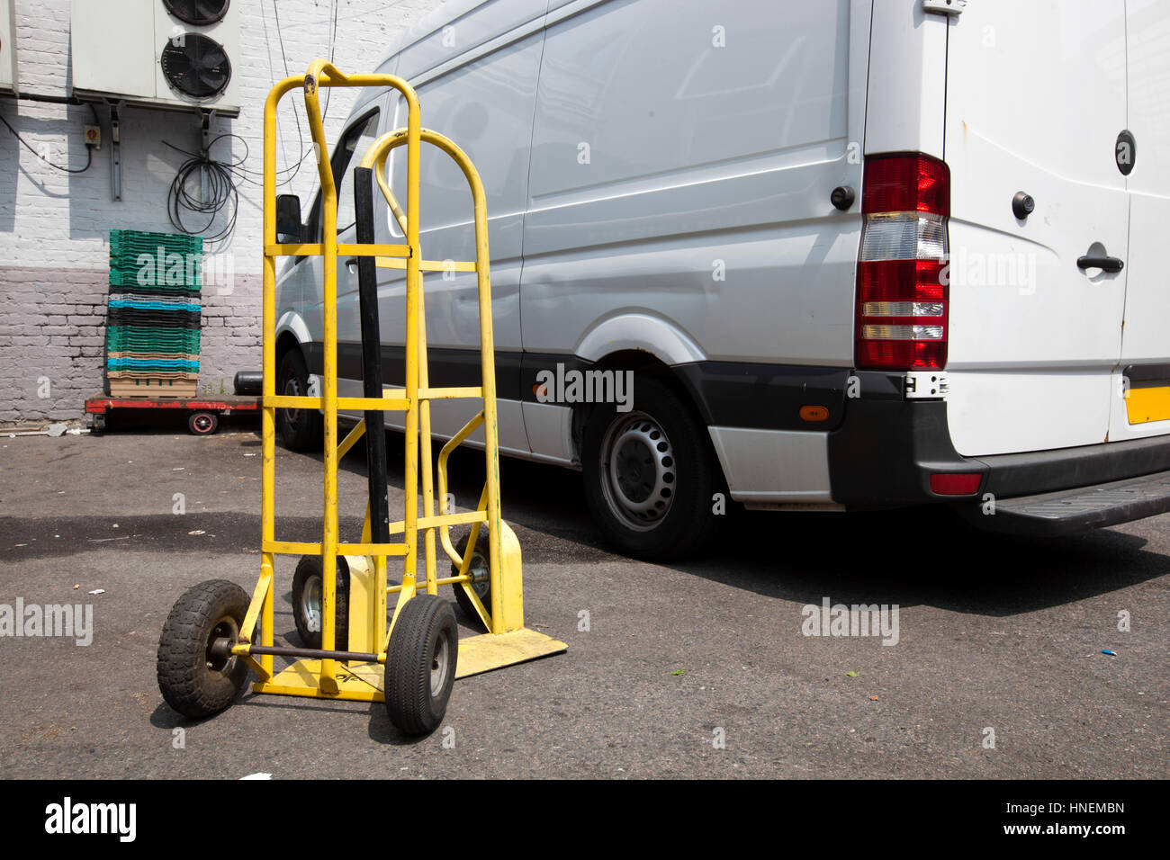 Van at warehouse hi-res stock photography and images - Alamy