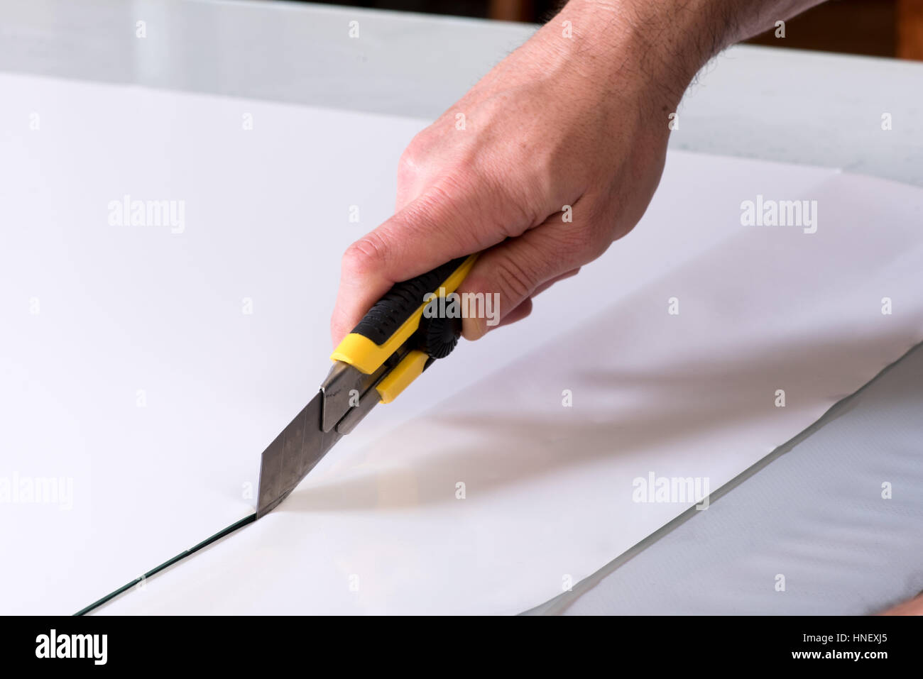 Как правильно резать фото Retractable cutter hi-res stock photography and images - Alamy