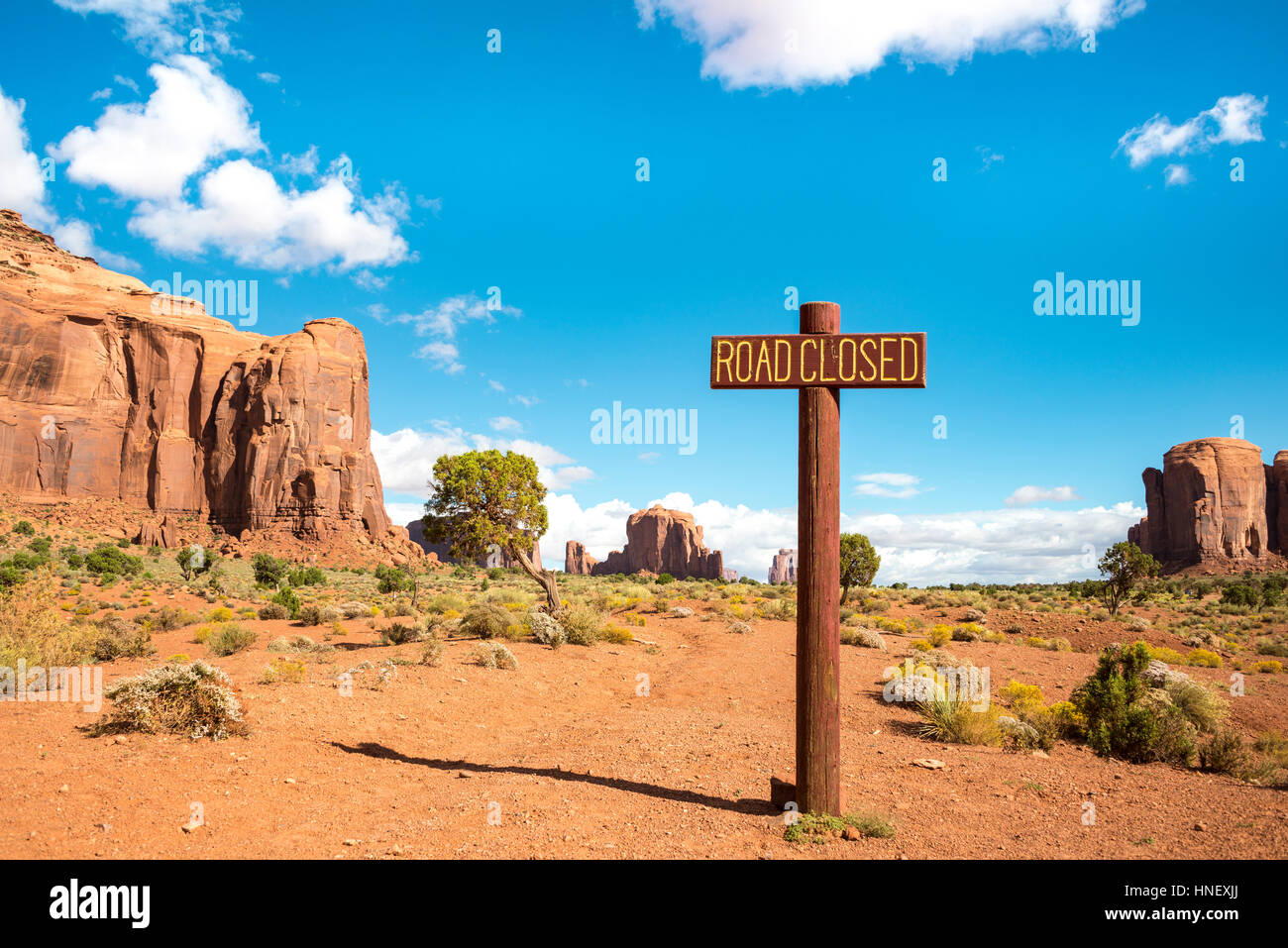 Sign, Road Closed, mesas, scenic drive, Monument Valley, Monument Valley Navajo Tribal Park, Navajo Nation, Arizona, Utah, USA Stock Photo