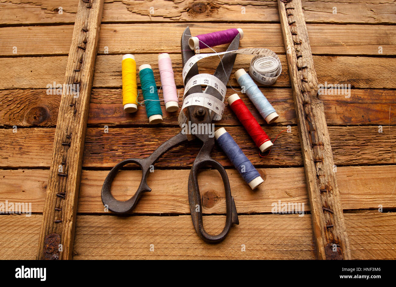Vintage sewing kit hi-res stock photography and images - Alamy