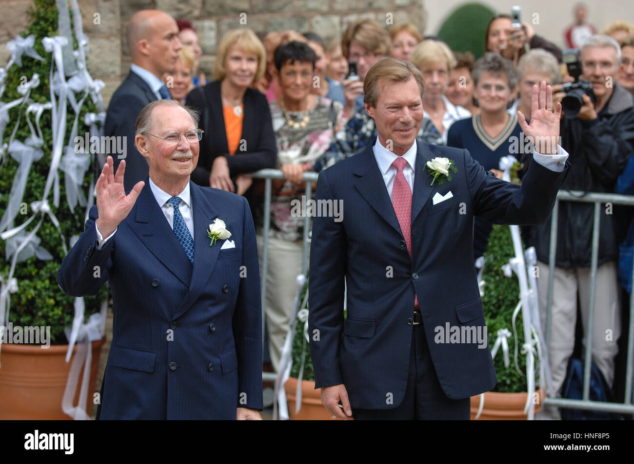 Gilsdorf, Luxembourg 29.09.2006. Luxembourg Grand Duke Jean (L) and Henri (R) arrive for Tessy Antony and Prince Louis's wedding. Stock Photo