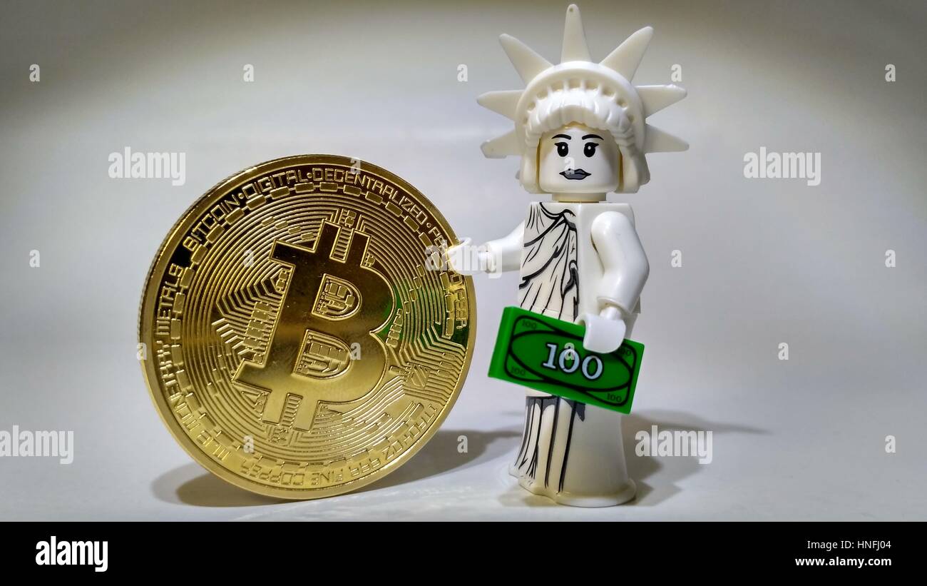 Bitcoin statue liberty new york hi-res stock photography and images - Alamy