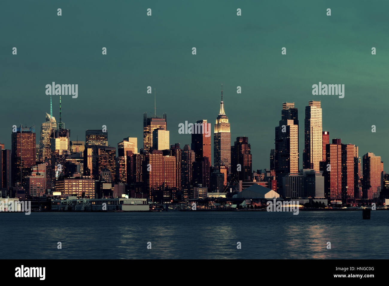 Midtown manhattan skyline hi-res stock photography and images - Alamy