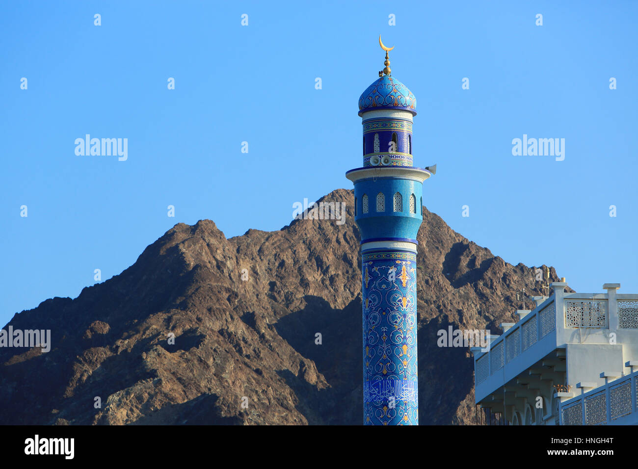 Muttrah Mosque The minaret of Muttrah mosque, Muscat, Oman Stock Photo - Alamy