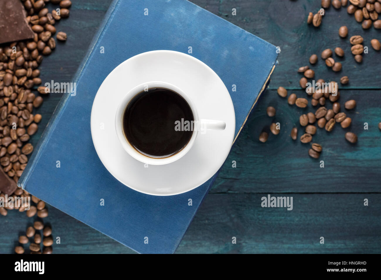 Glass of white wine with cooked shrimps Stock Photo Alamy