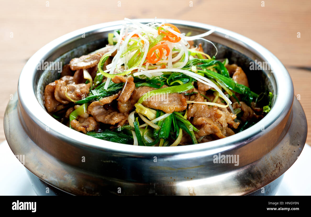 Chinese Spring Onion Beef stir fried Stock Photo - Alamy