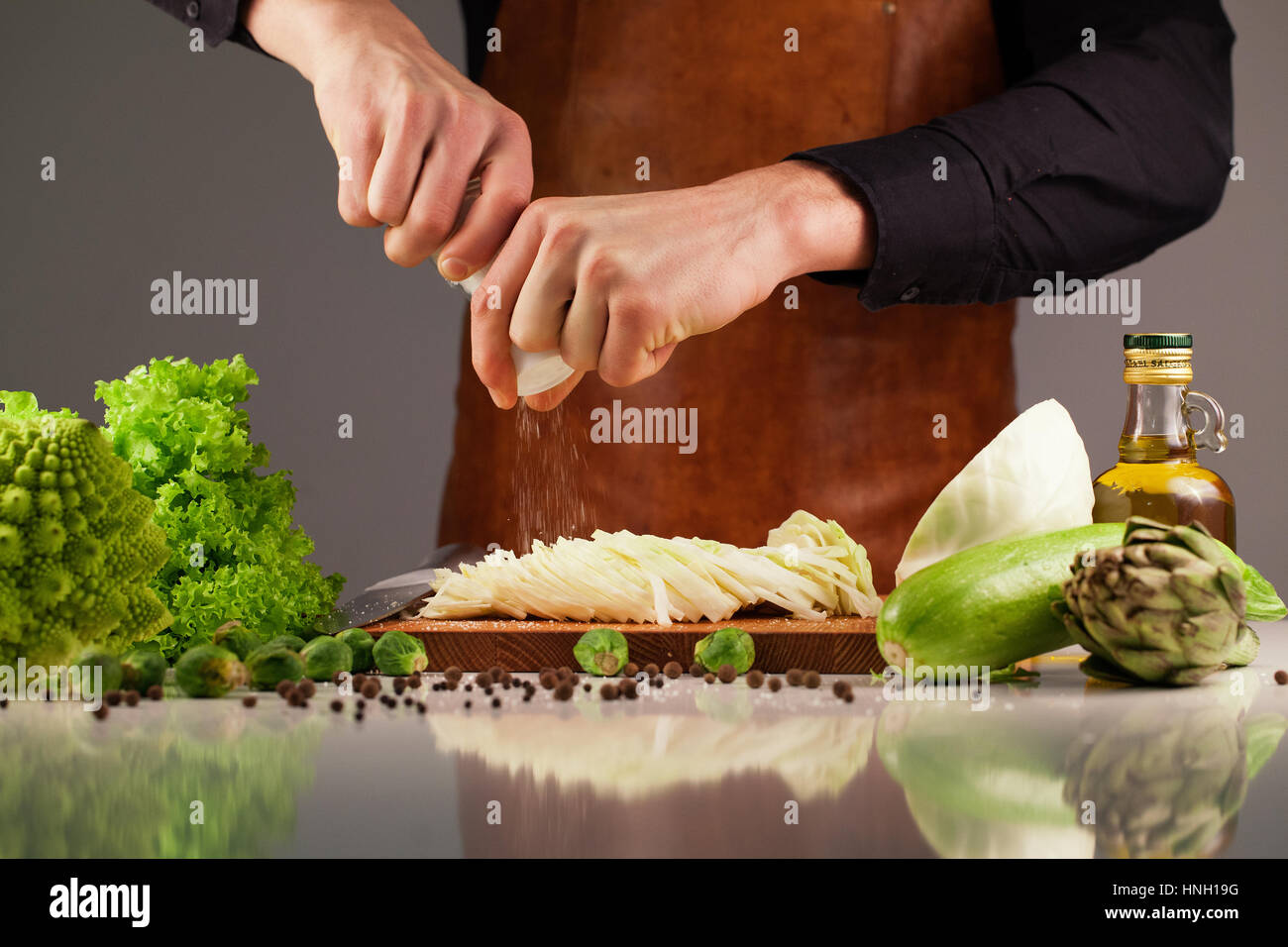 Using salt shaker hi-res stock photography and images - Alamy