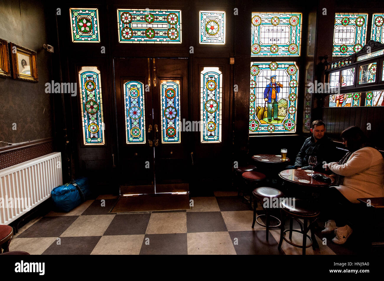 Stained glass pub hires stock photography and images Alamy