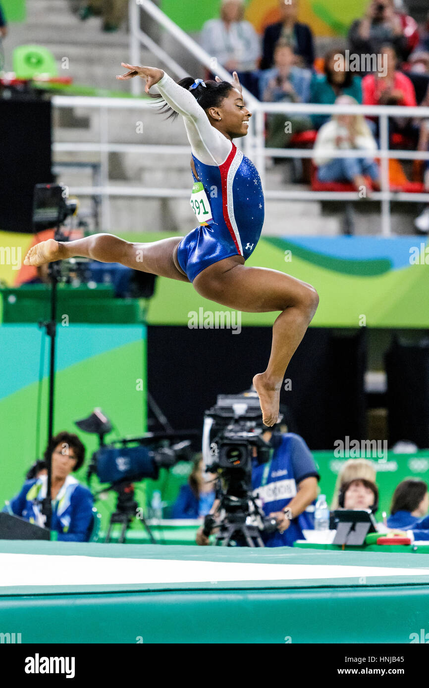 Simone biles hi-res stock photography and images - Alamy