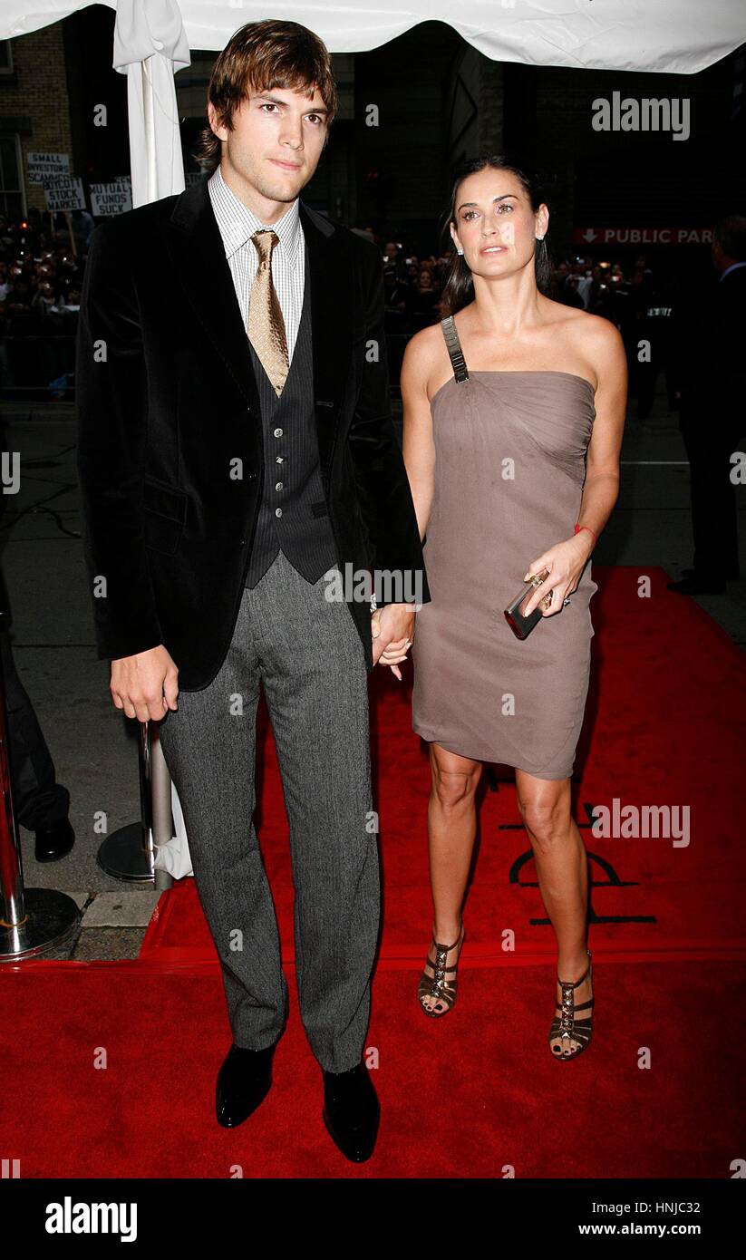 Demi Moore And Ashton Kutcher In 6m Divorce Row pictures Demi Moore And Ashton Kutcher In 6m Divorce Row foto