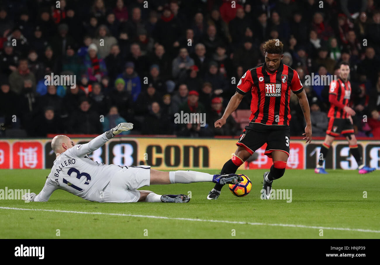 AFC Bournemouth's Jordon Ibe trys to get round Manchester City goalkeeper Willy Caballero (left) during the Premier League match at the Vitality Stadium, Bournemouth. Stock Photo
