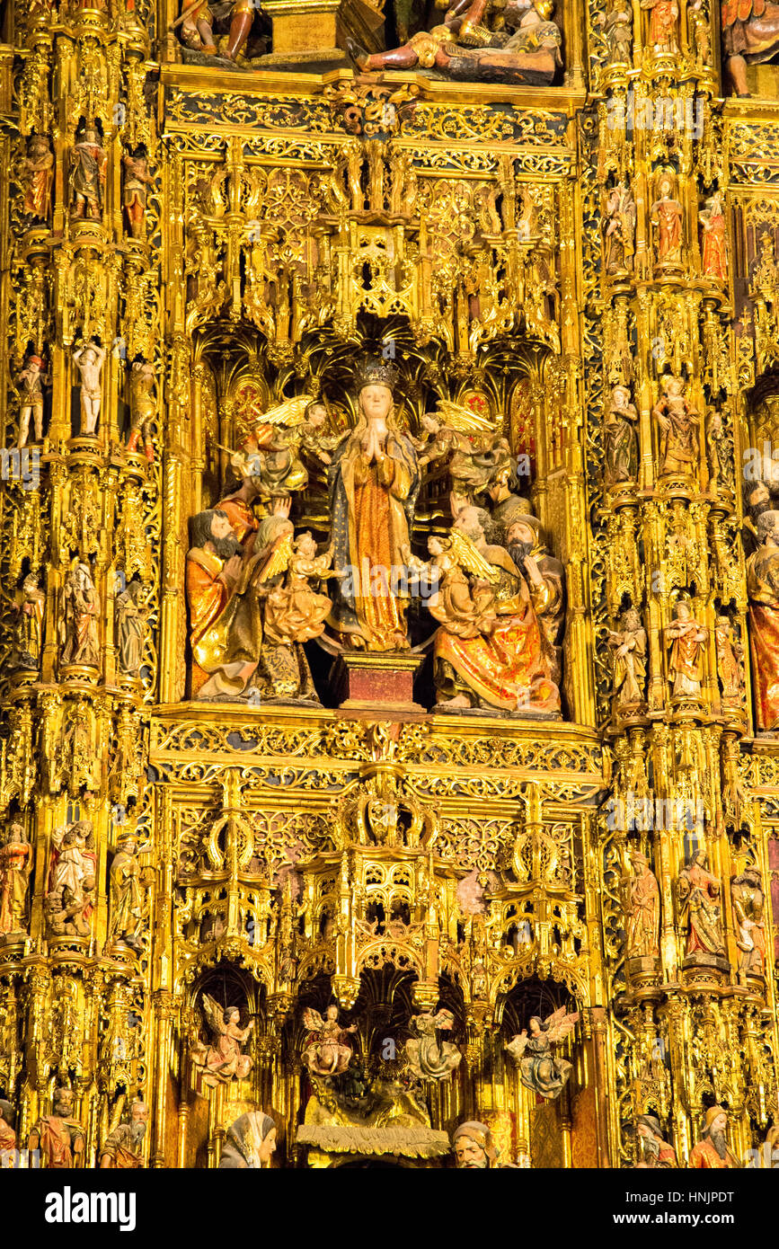 Altarpiece at the cathedral of seville hires stock photography and