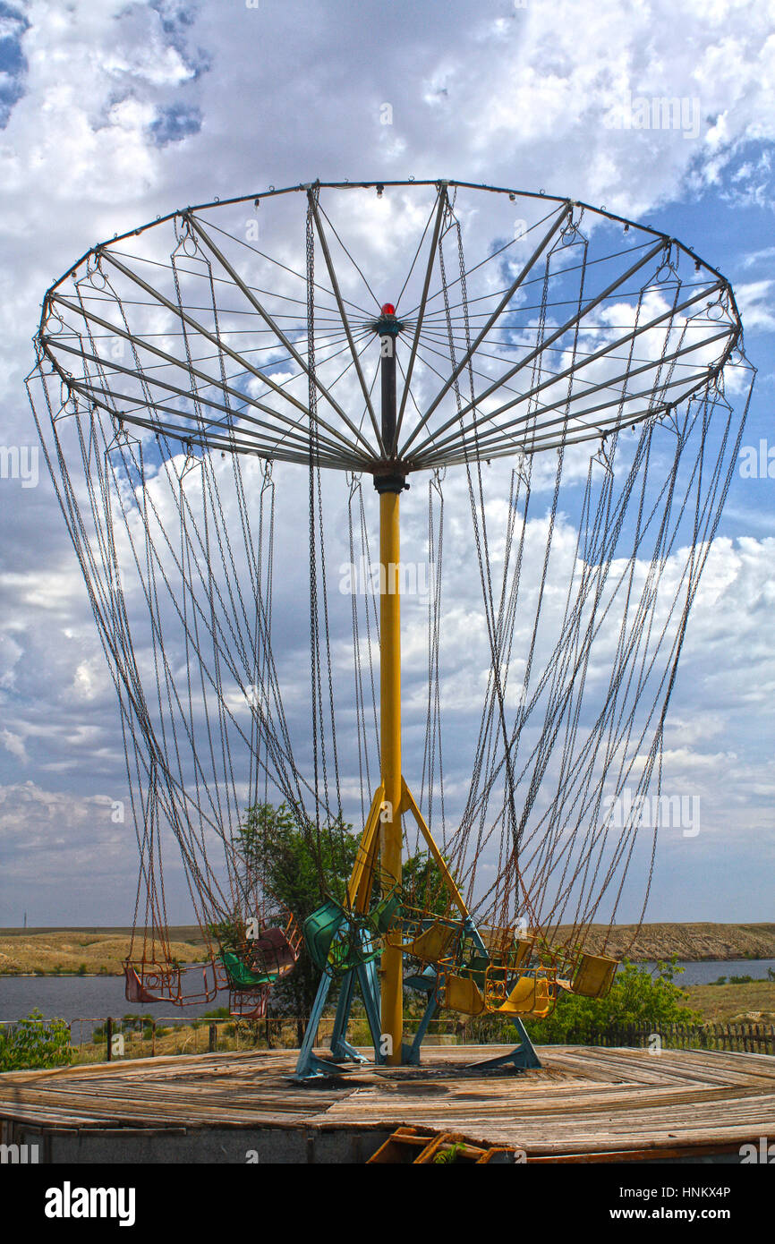 Abandoned amusement park hi-res stock photography and images - Alamy