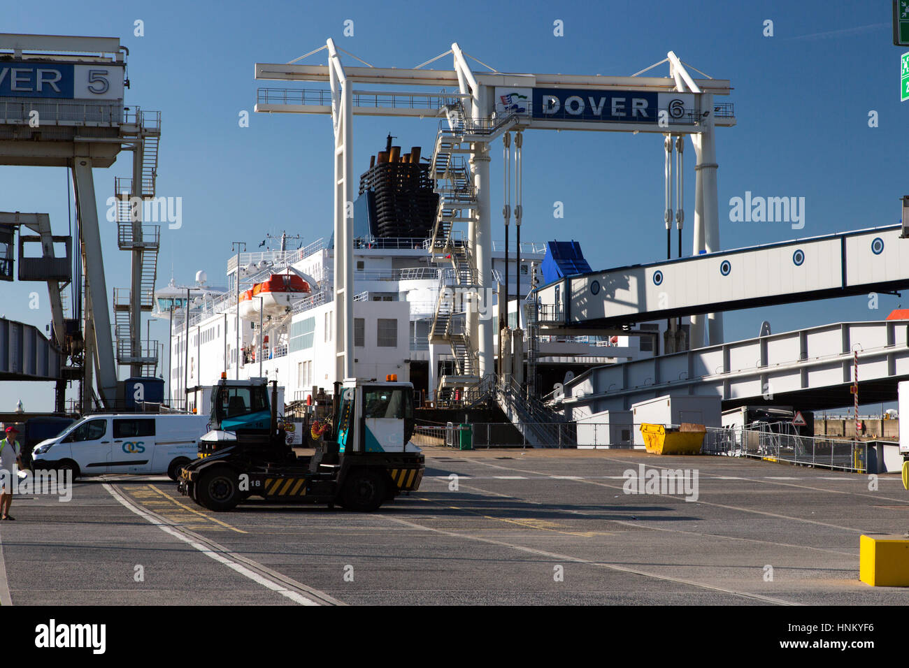 Car ferry queue dover hires stock photography and images Alamy