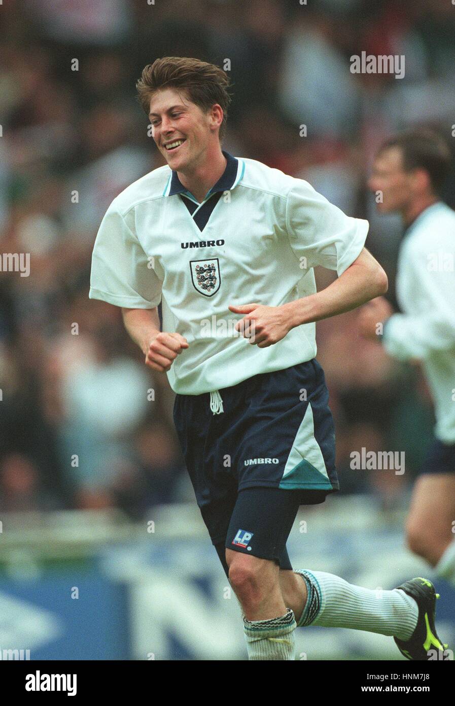 darren-anderton-england-tottenham-hotspur-fc-21-may-1996-stock-photo