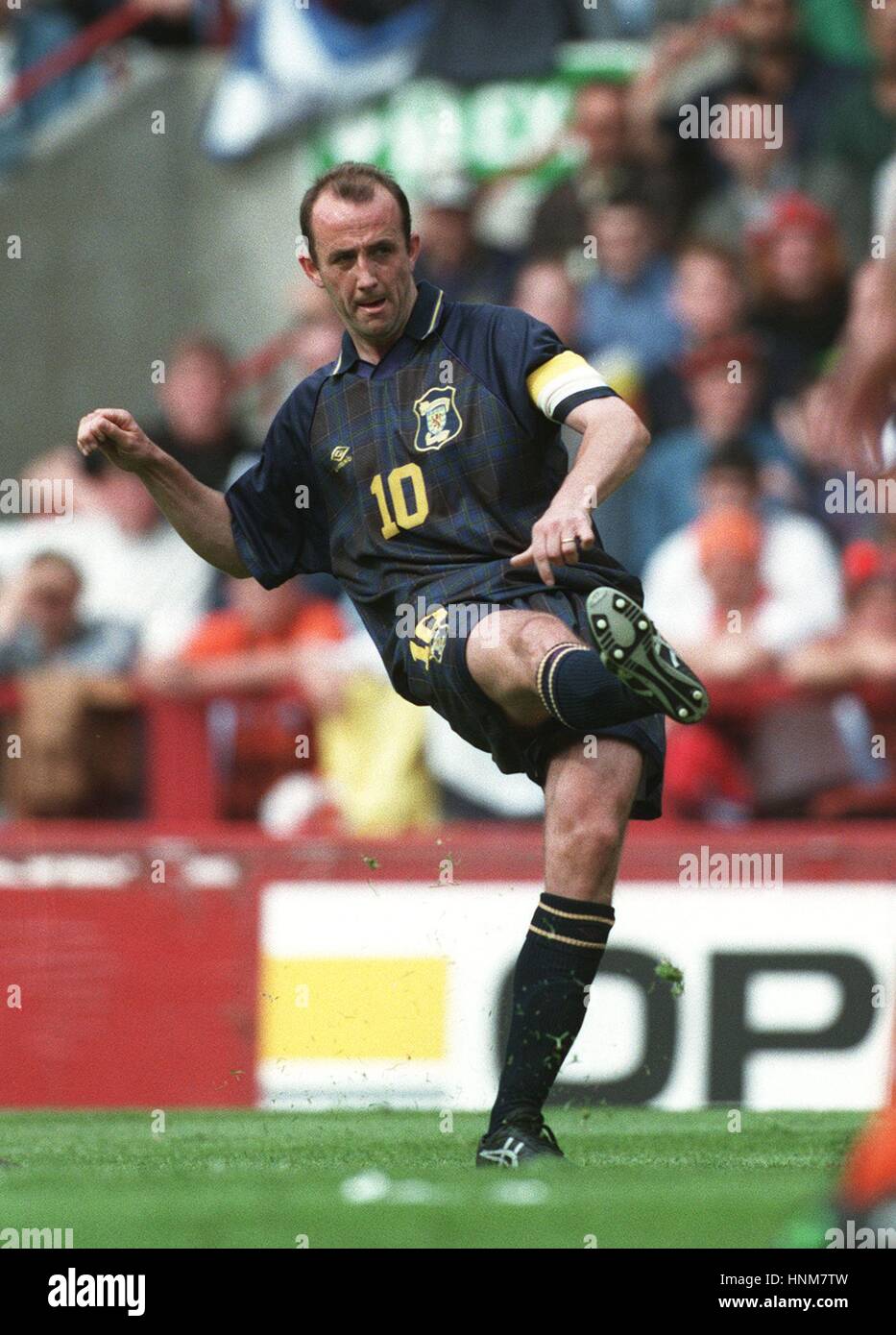 HWC Trading - Liverpool Gary McAllister Signed Autograph A4