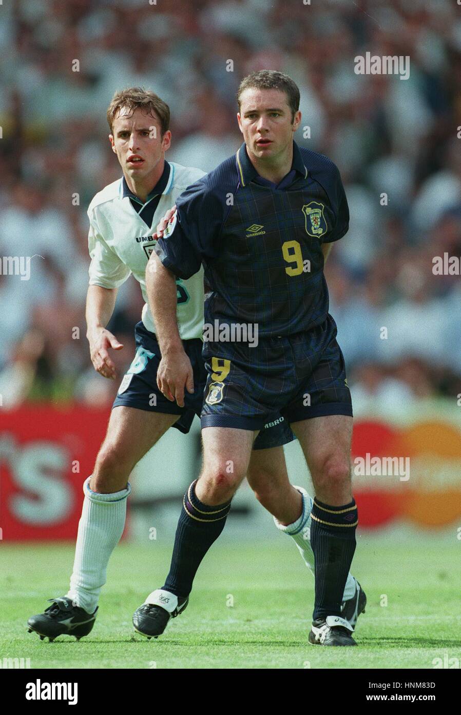 ALLY MCCOIST GARETH SOUTHGATE SCOTLAND V ENGLAND 15 June 1996 Stock Photo